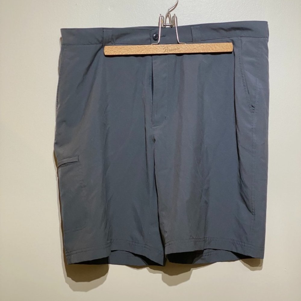 Men's  Grey PGA Tour Shorts size 38